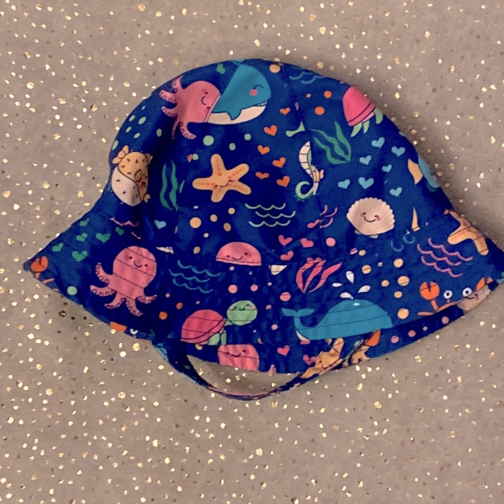 bucket hat